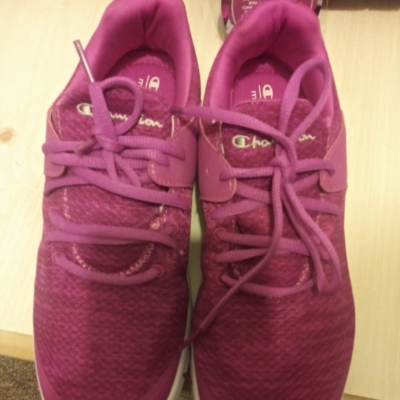 Tennis shoes - Picture 1 of 1